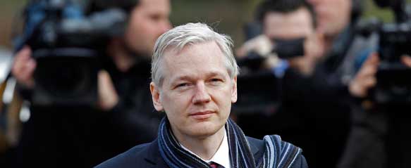 Facebook es la mayor maquinaria de espionaje jamás inventada” según Assange 5