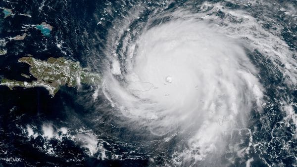 imagen satélite huracán